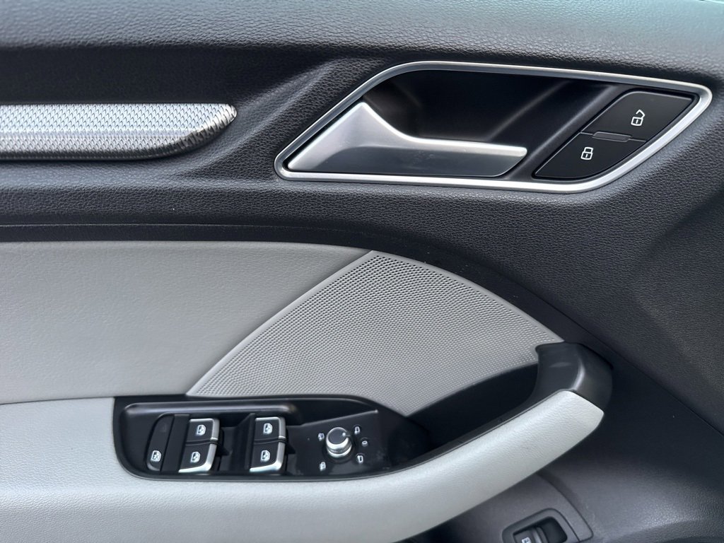 Used 2017 Audi A3 e-tron Prestige image 12