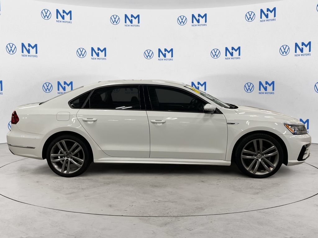 Used 2018 Volkswagen Passat 2.0T R-Line FWD image 6