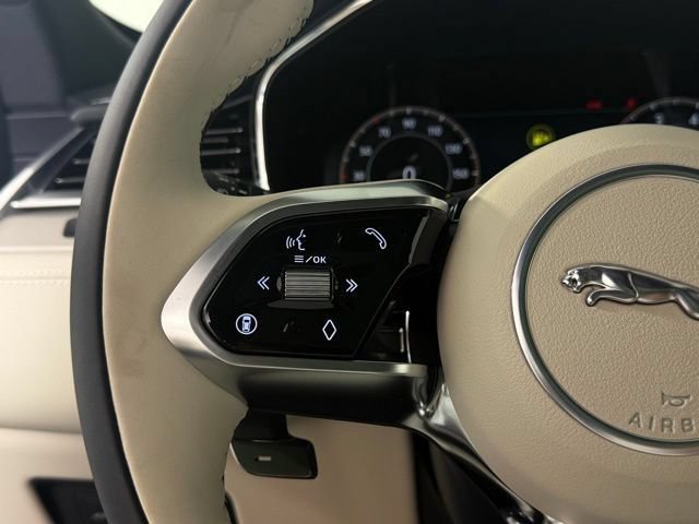 Certified 2026 Jaguar F-PACE R-Dynamic S AWD/4WD image 19