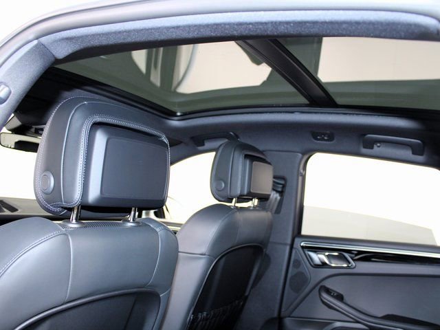 New 2026 Porsche Macan image 21