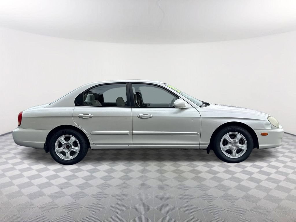 Used 2001 Hyundai Sonata FWD image 4
