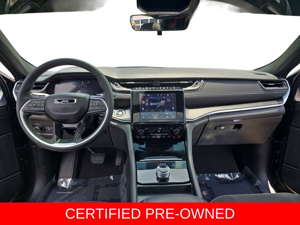 Used 2025 Jeep Grand Cherokee L Altitude AWD/4WD image 9