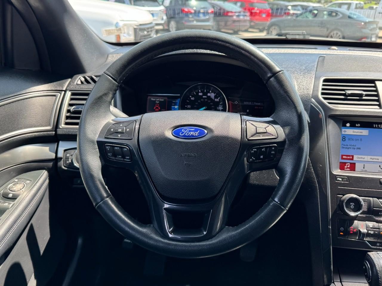Used 2018 Ford Explorer XLT w/ Equipment Group 202A FWD image 13