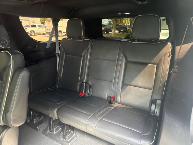 Used 2021 Chevrolet Suburban Premier w/ Premium Package AWD/4WD image 18