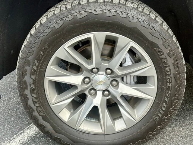 Used 2021 Chevrolet Silverado 1500 High Country w/ Technology Package AWD/4WD image 32