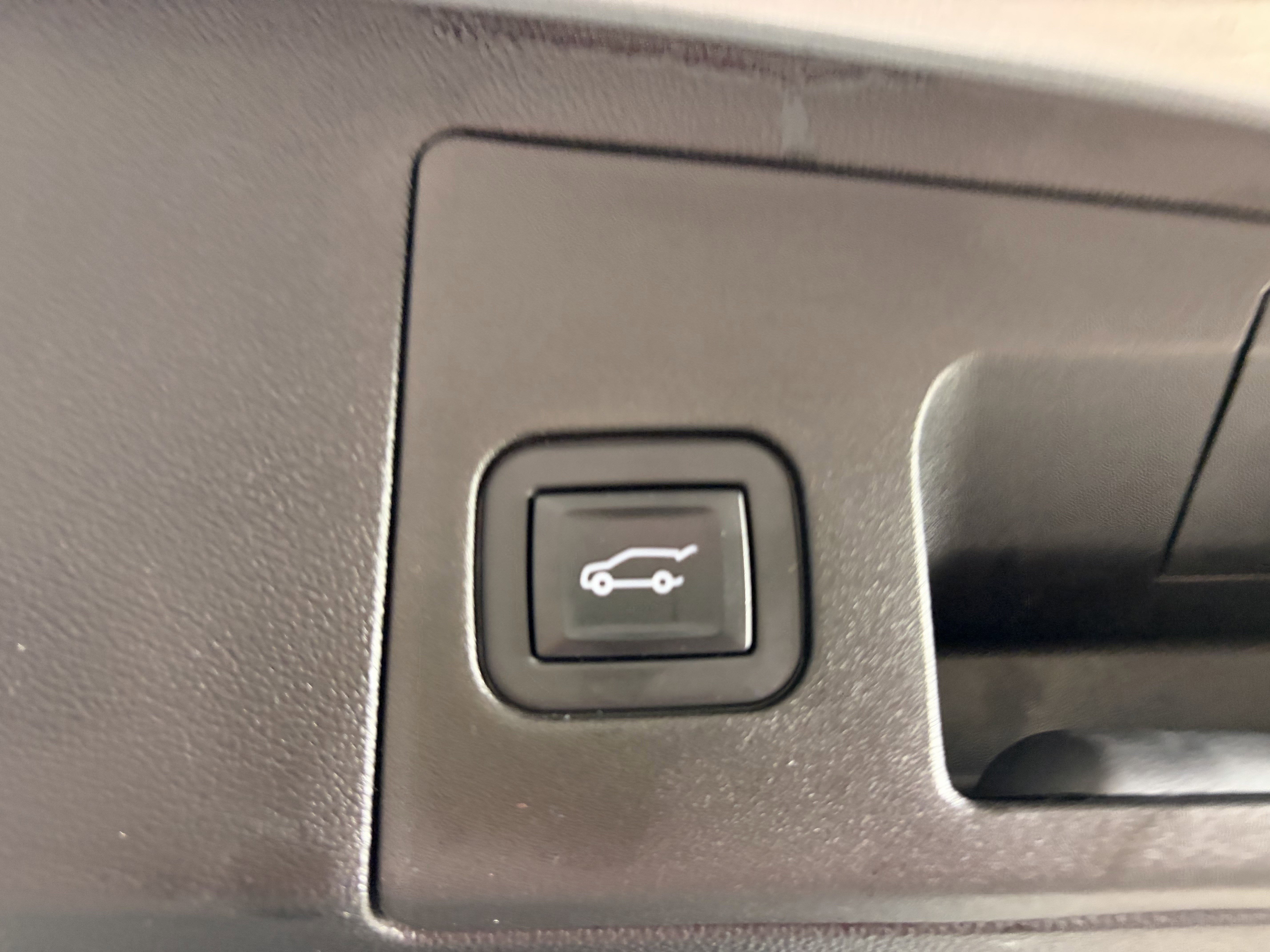 Certified 2023 Cadillac XT5 Premium Luxury w/ Technology Package image 19