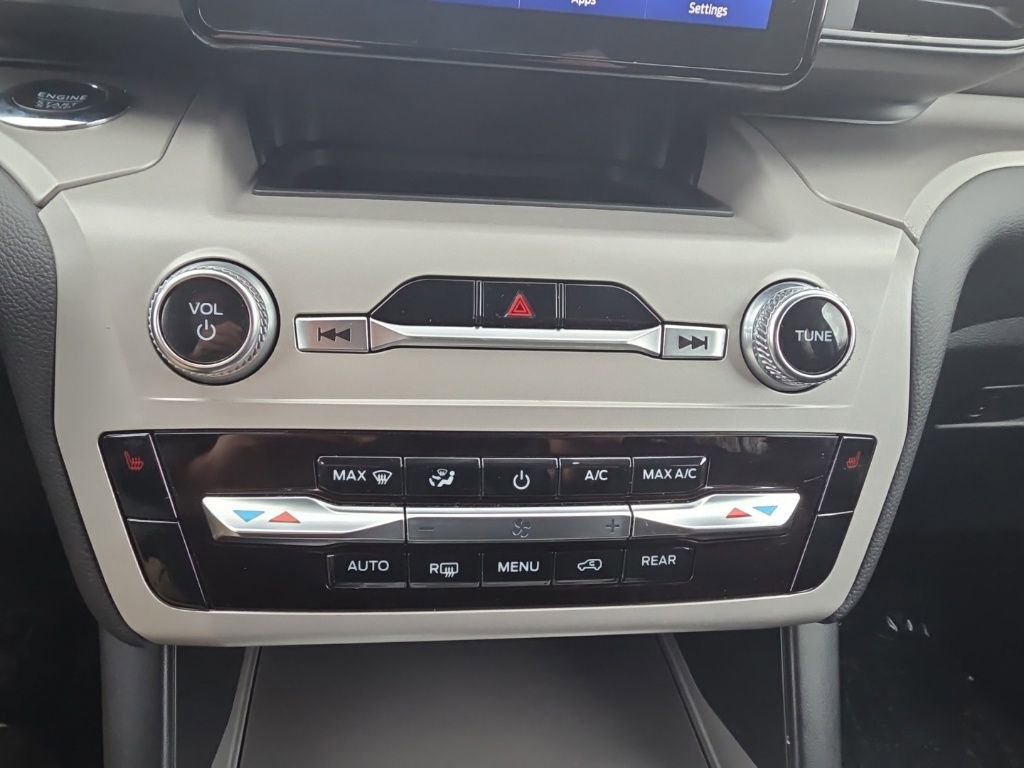 Used 2023 Ford Explorer XLT image 20