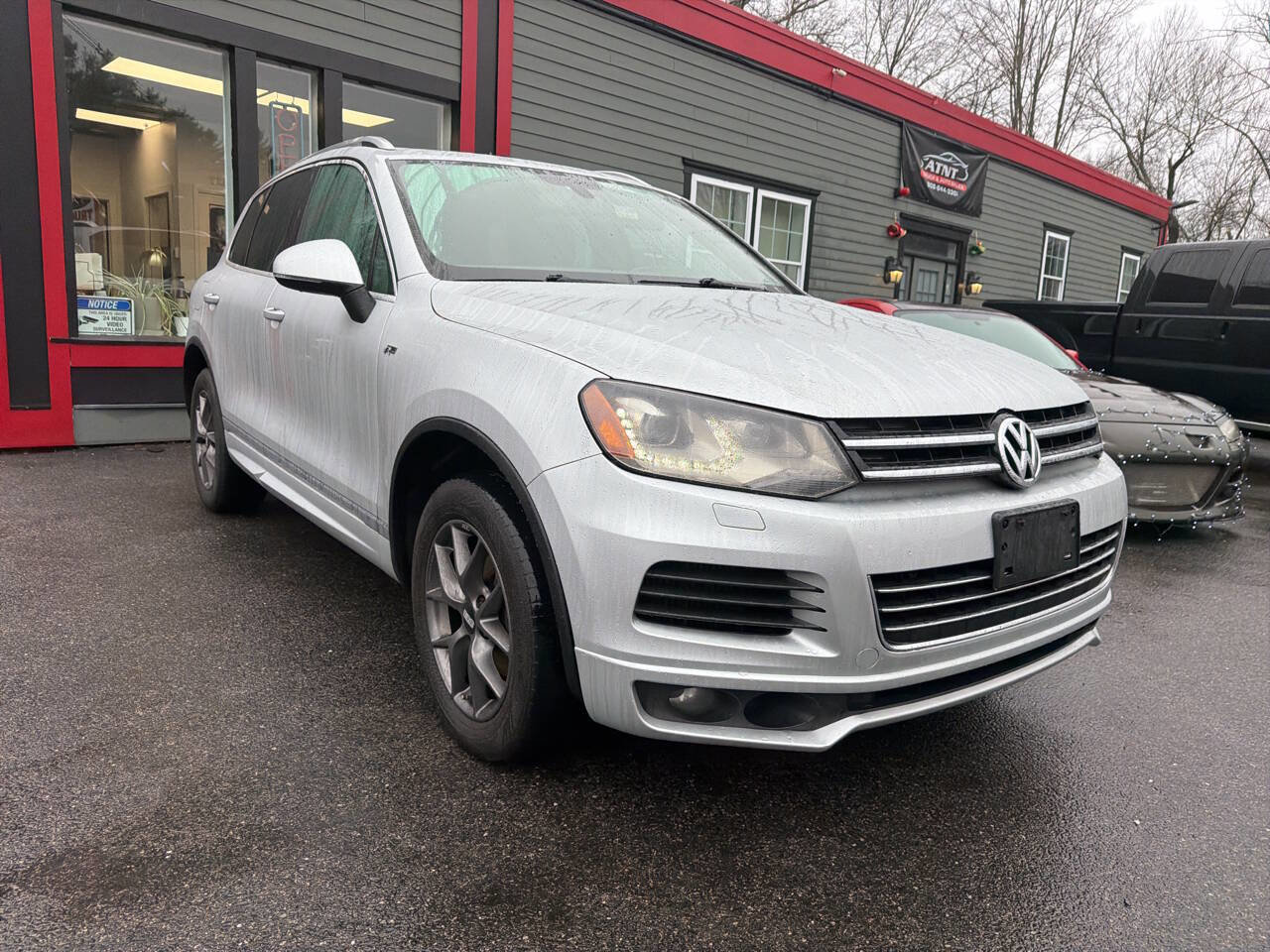 Used 2014 Volkswagen Touareg TDI image 1