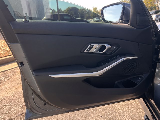 Used 2020 BMW 330i Sedan w/ Convenience Package RWD image 10