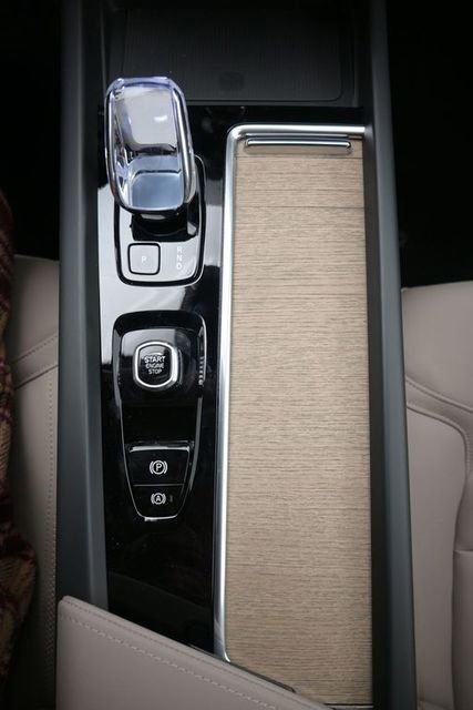 New 2026 Volvo XC60 B5 Plus w/ Protection Package Premier image 10