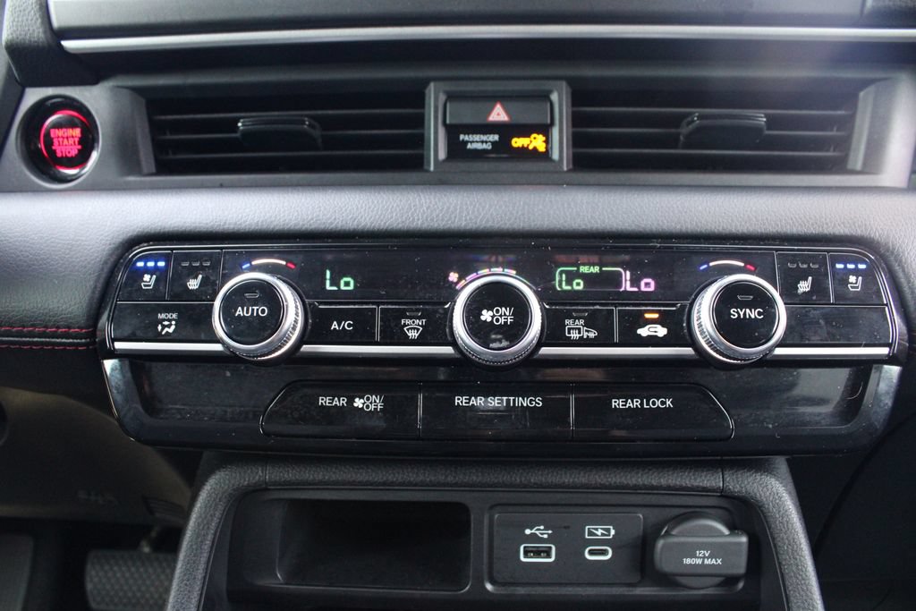Certified 2025 Honda Pilot Black Edition image 27