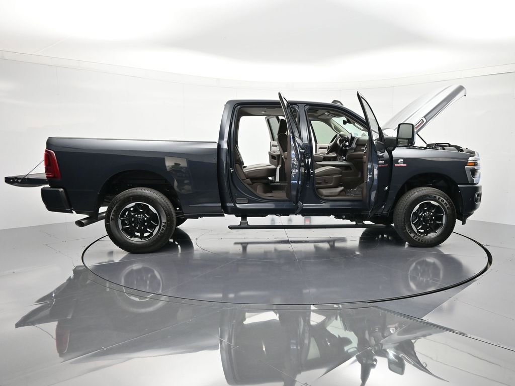New 2026 RAM 3500 Laramie AWD/4WD image 49