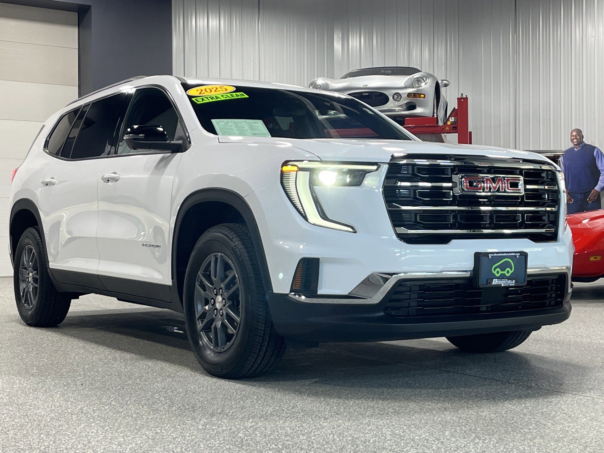 Certified 2025 GMC Acadia Elevation FWD image 6