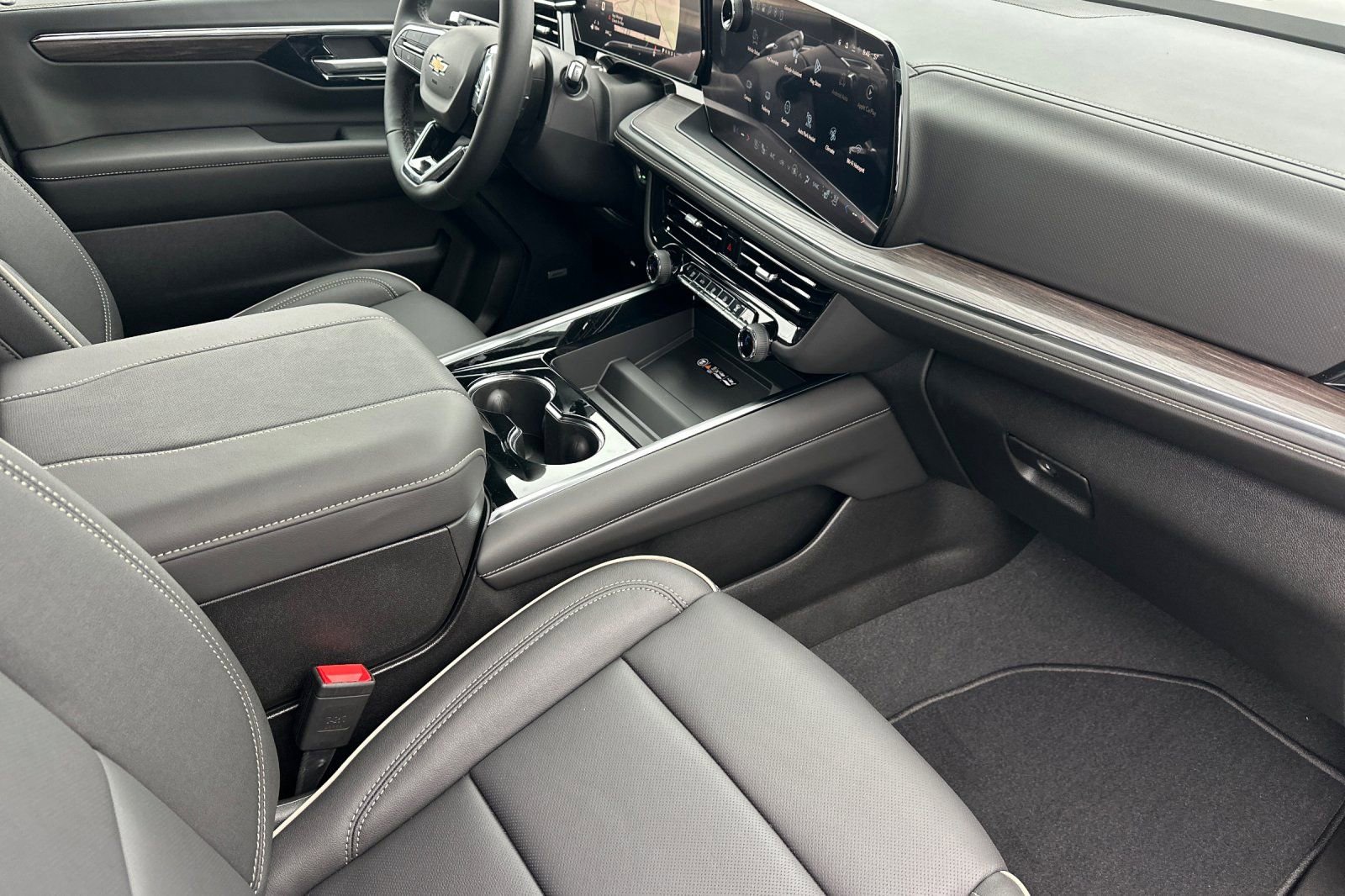 New 2026 Chevrolet Tahoe Premier w/ Sun And Tow Package AWD/4WD image 19