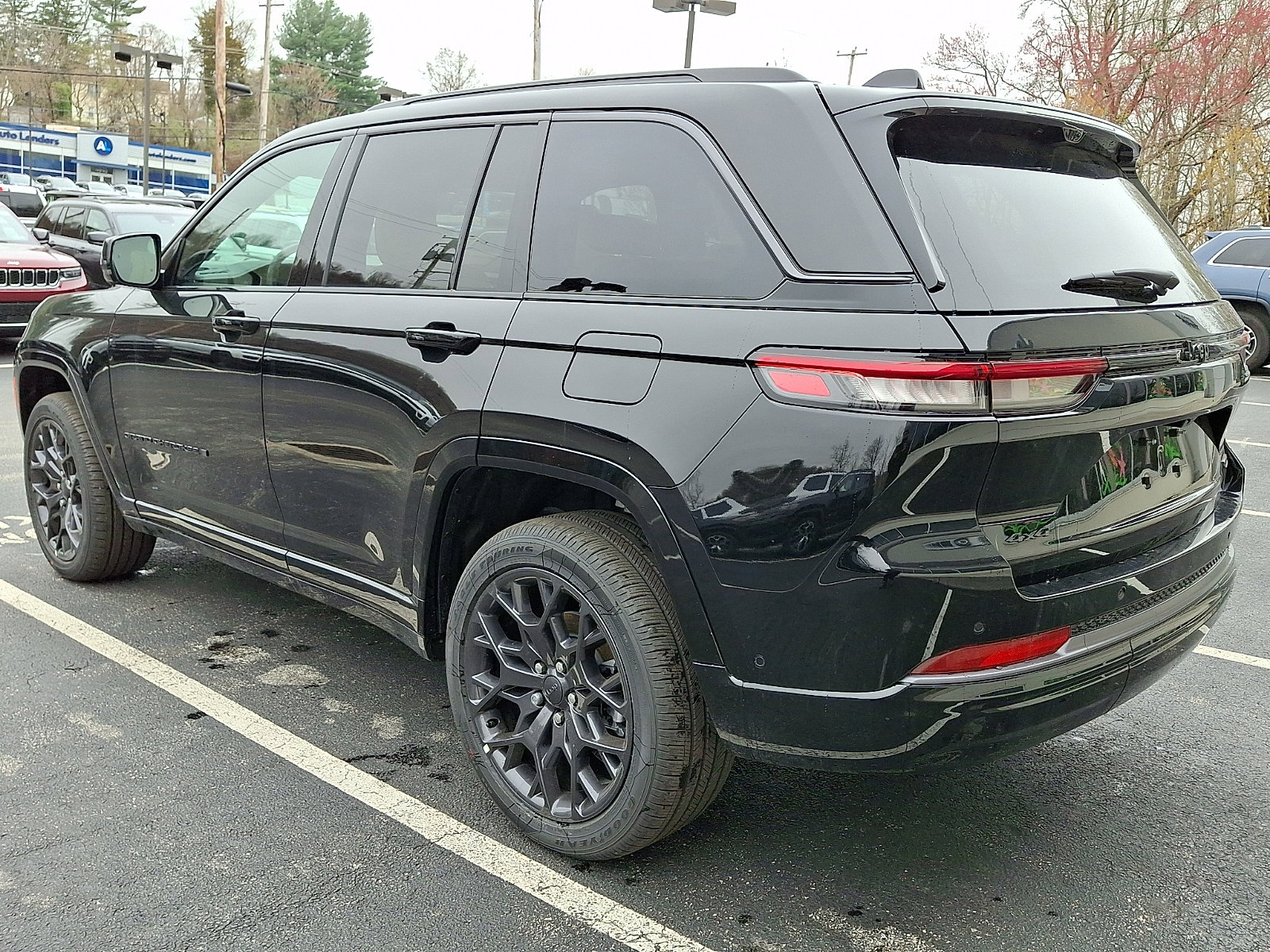 New 2026 Jeep Grand Cherokee Summit image 4