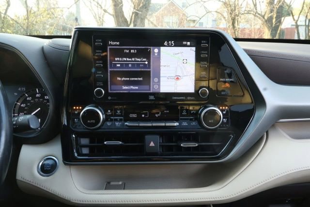 Used 2020 Toyota Highlander Limited image 18