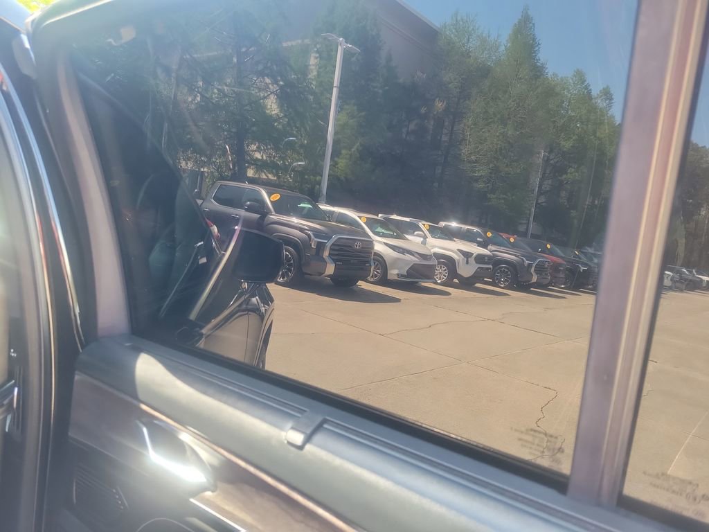 Used 2021 Jeep Grand Cherokee L Overland w/ Advanced Protech Group III image 38