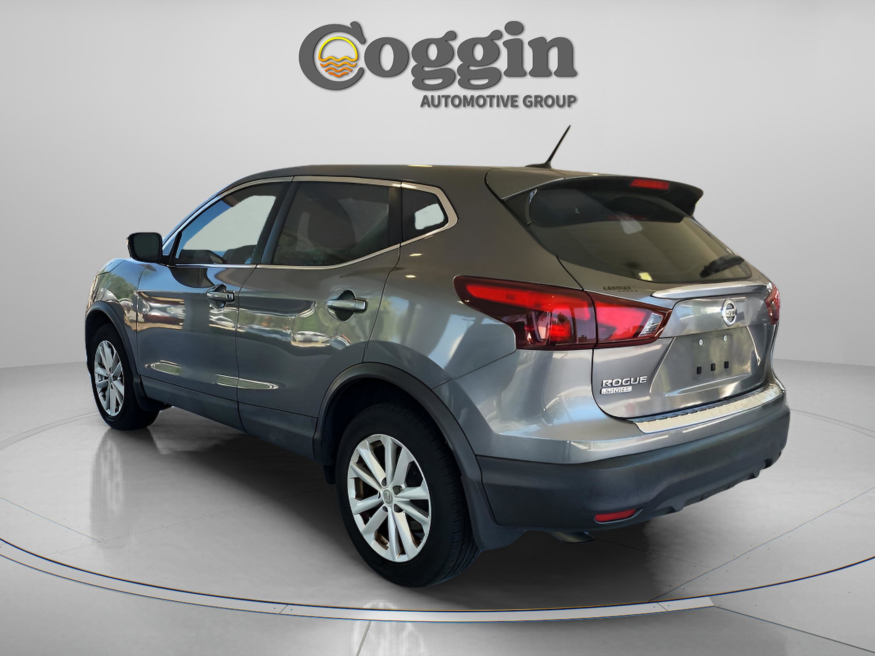 Used 2018 Nissan Rogue Sport S w/ S Appearance Package FWD image 3