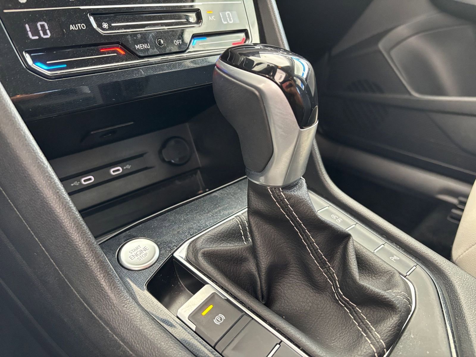 Used 2025 Volkswagen Taos SE AWD/4WD image 41