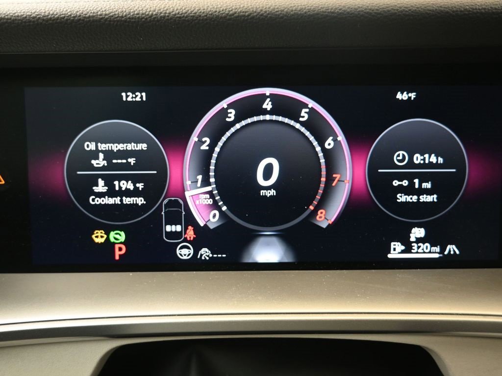 Used 2025 Volkswagen Tiguan SE w/ Panoramic Sunroof Package image 30