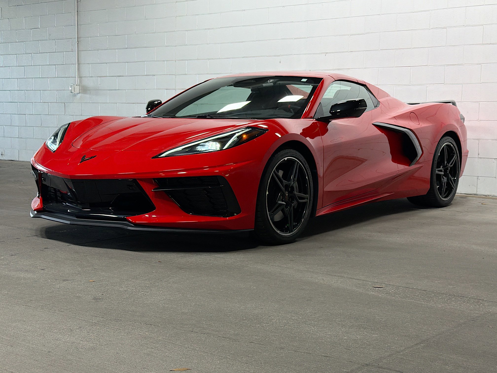 Used 2024 Chevrolet Corvette Stingray Premium Conv w/ Z51 Performance Package RWD image 1
