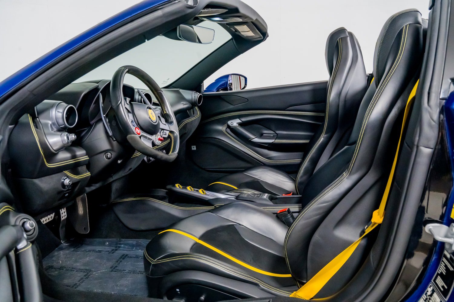 Used 2023 Ferrari F8 Tributo image 27