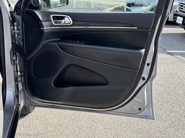 Used 2018 Jeep Grand Cherokee Limited image 10