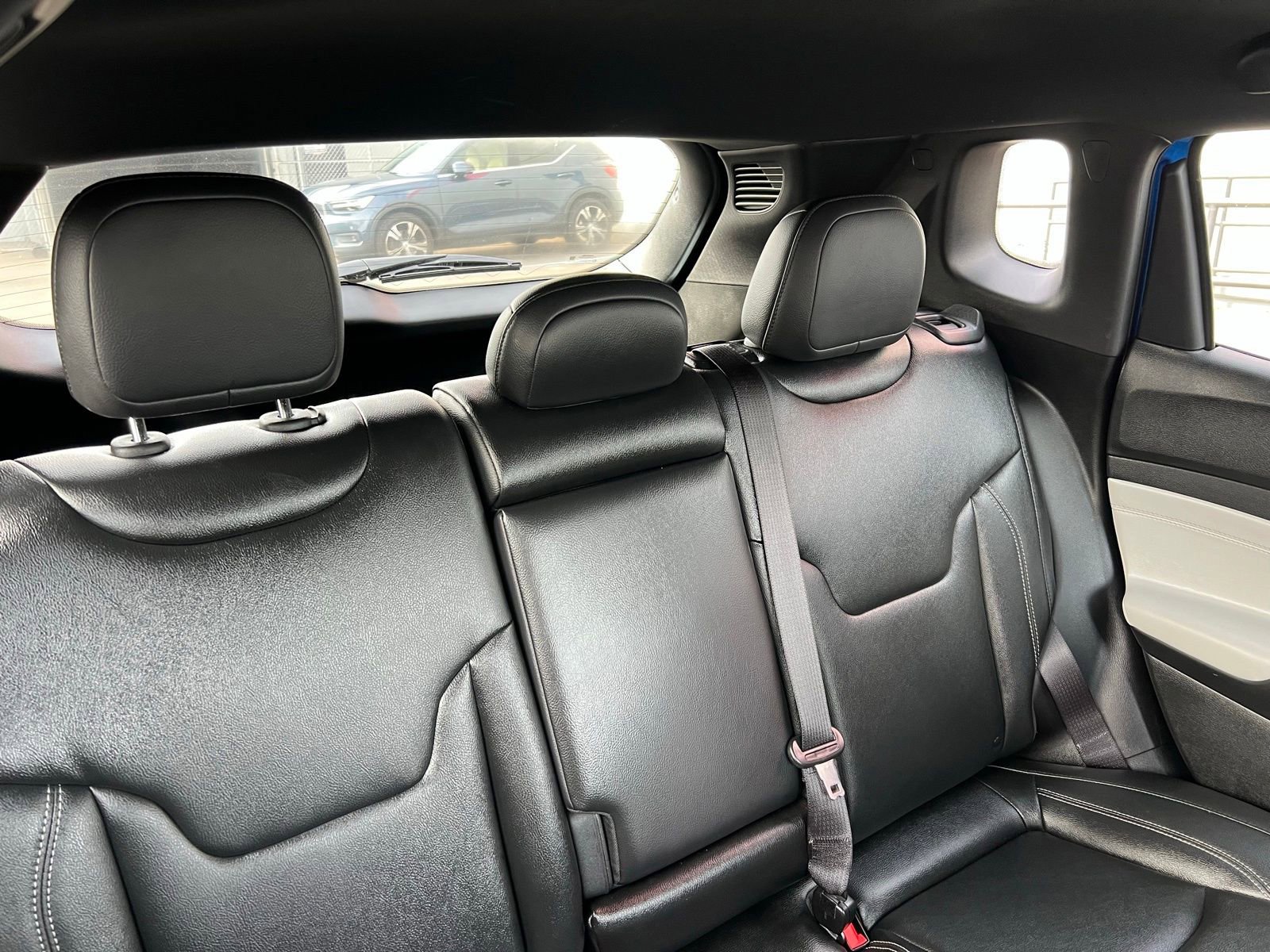 Used 2025 Jeep Compass Limited image 53