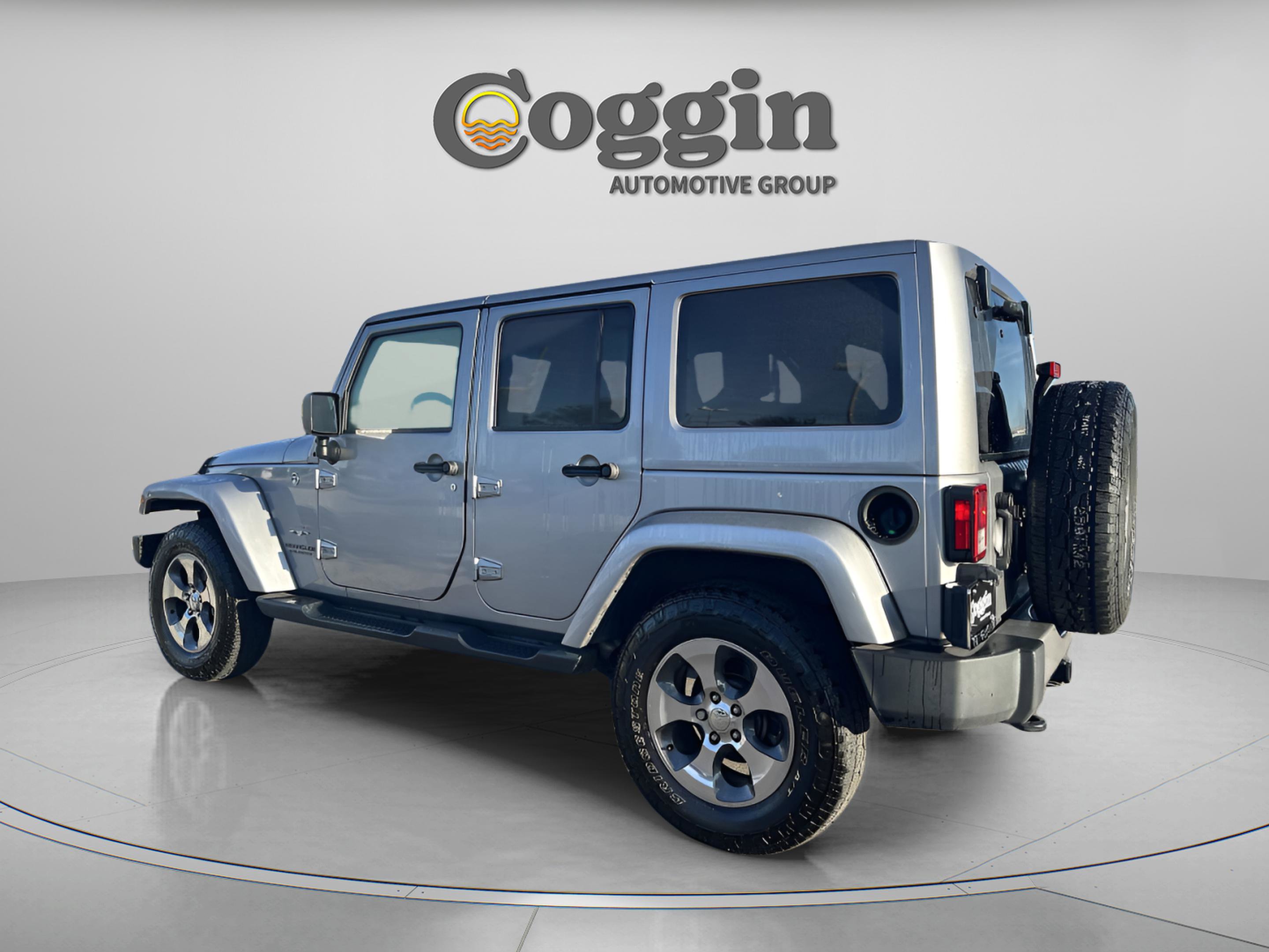 Used 2017 Jeep Wrangler Unlimited Sahara w/ Max Tow Package image 4