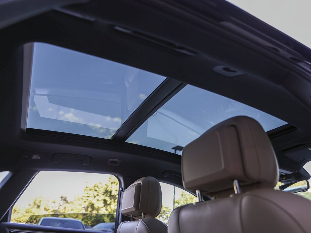 Certified 2026 Porsche Macan AWD/4WD image 41