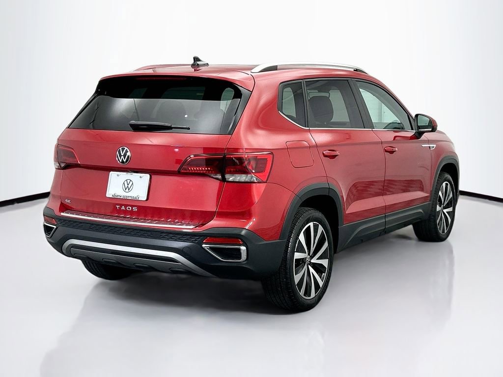 Certified 2023 Volkswagen Taos SE w/ Panoramic Sunroof Package image 5