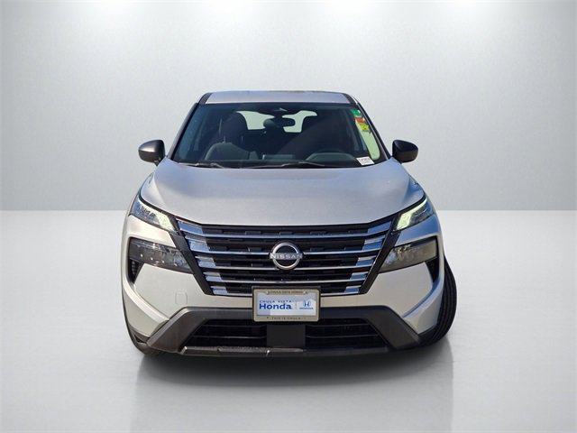 Used 2024 Nissan Rogue S image 2