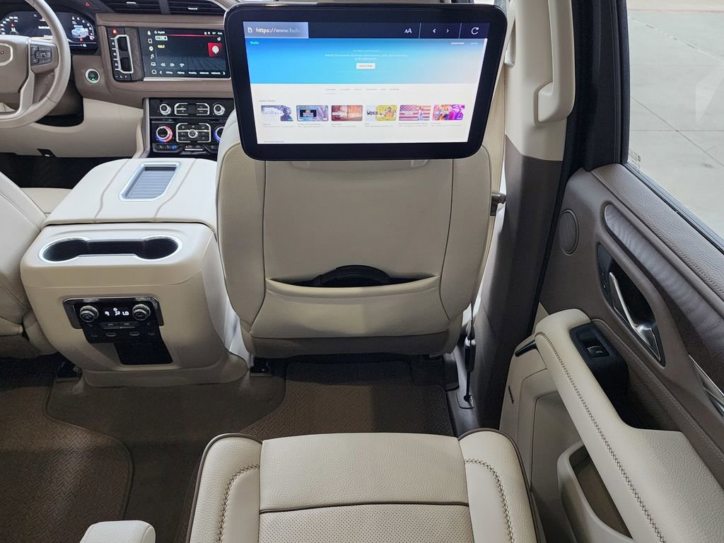 Used 2024 GMC Yukon Denali w/ Denali Reserve Package AWD/4WD image 17