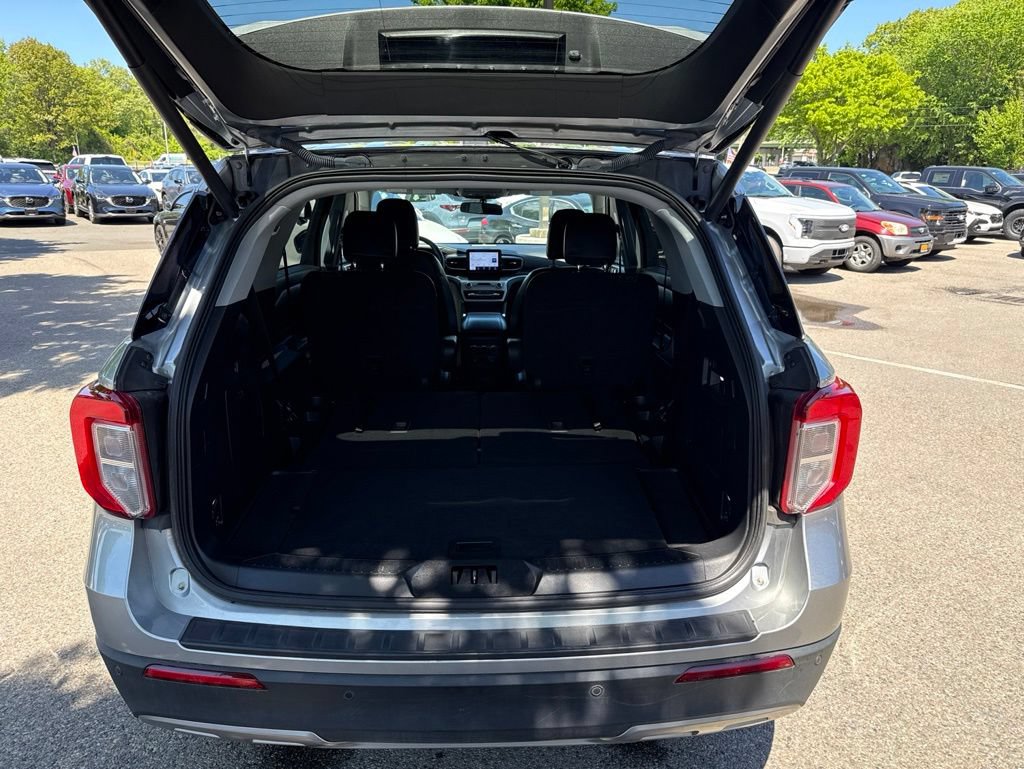 Certified 2022 Ford Explorer XLT w/ Equipment Group 202A AWD/4WD image 27