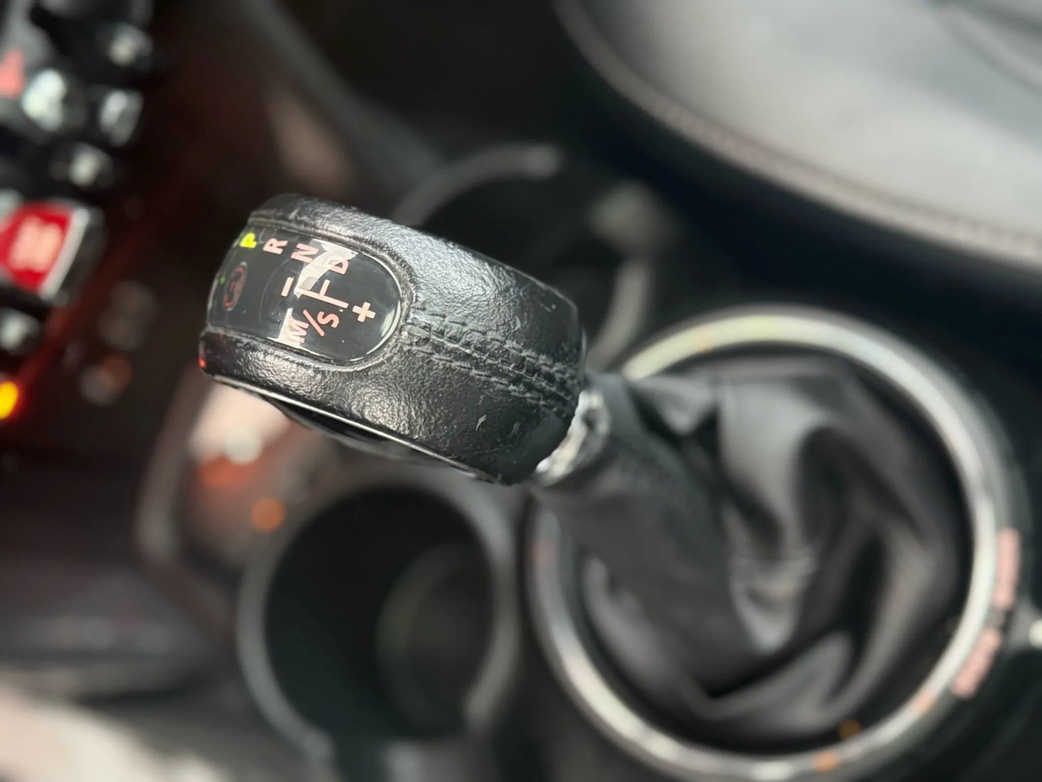 Used 2015 MINI Cooper 4-Door Hardtop image 35