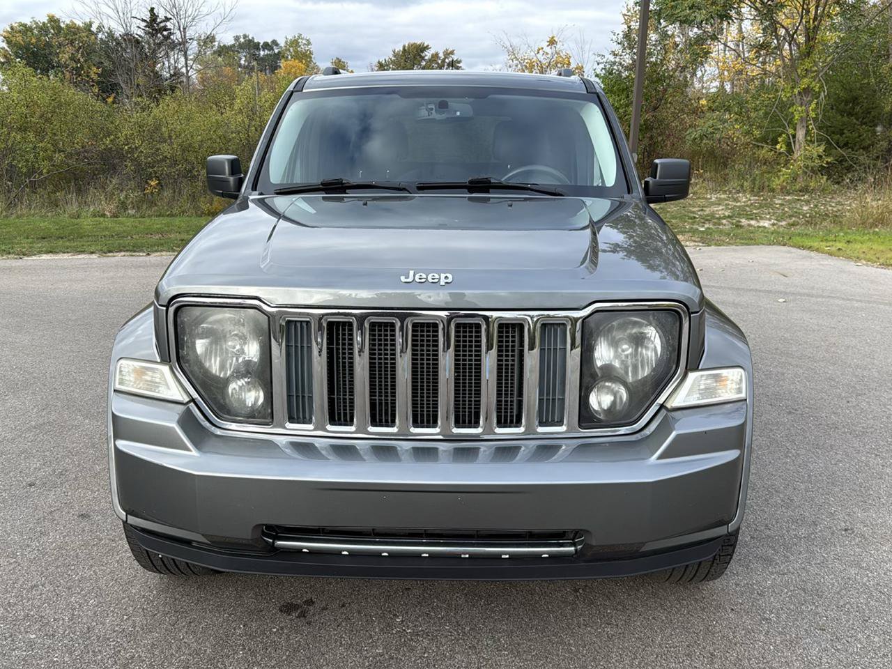 Used 2012 Jeep Liberty Limited Jet w/ Comfort/Convenience Group AWD/4WD image 2