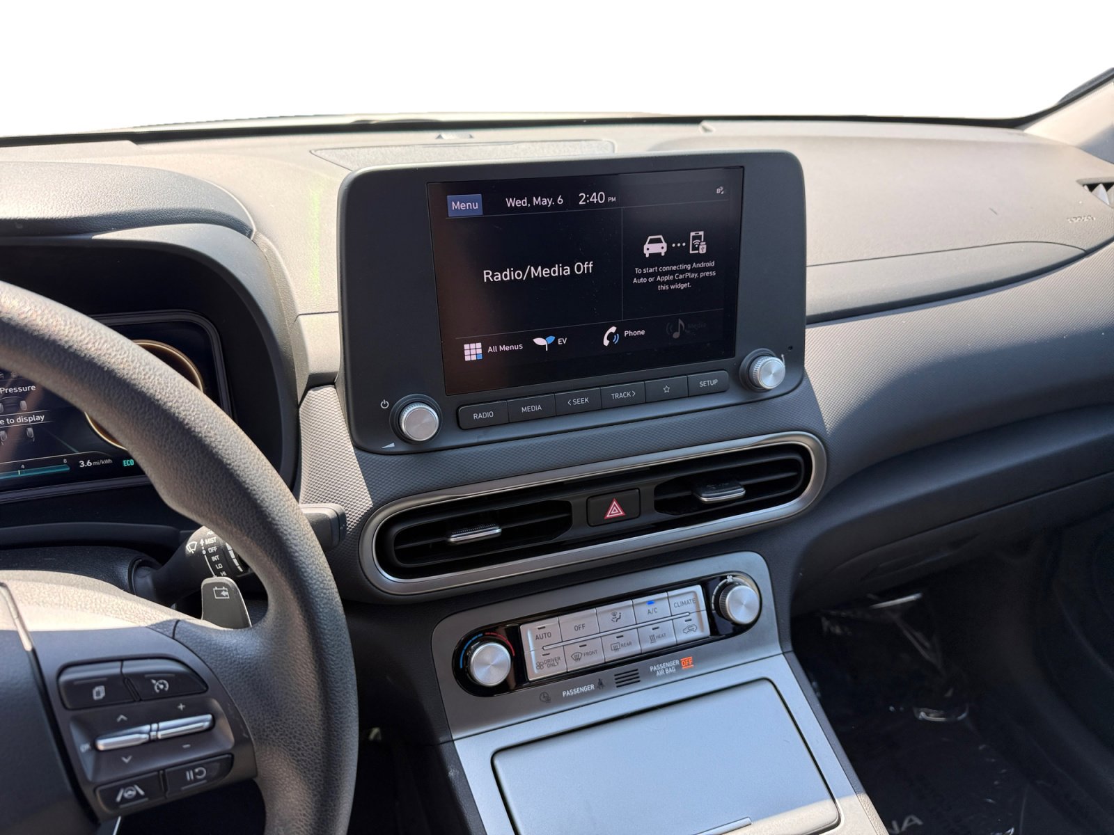 Certified 2023 Hyundai Kona SE w/ Cargo Package FWD image 12