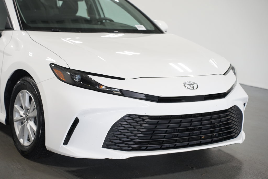 Certified 2025 Toyota Camry LE FWD image 4