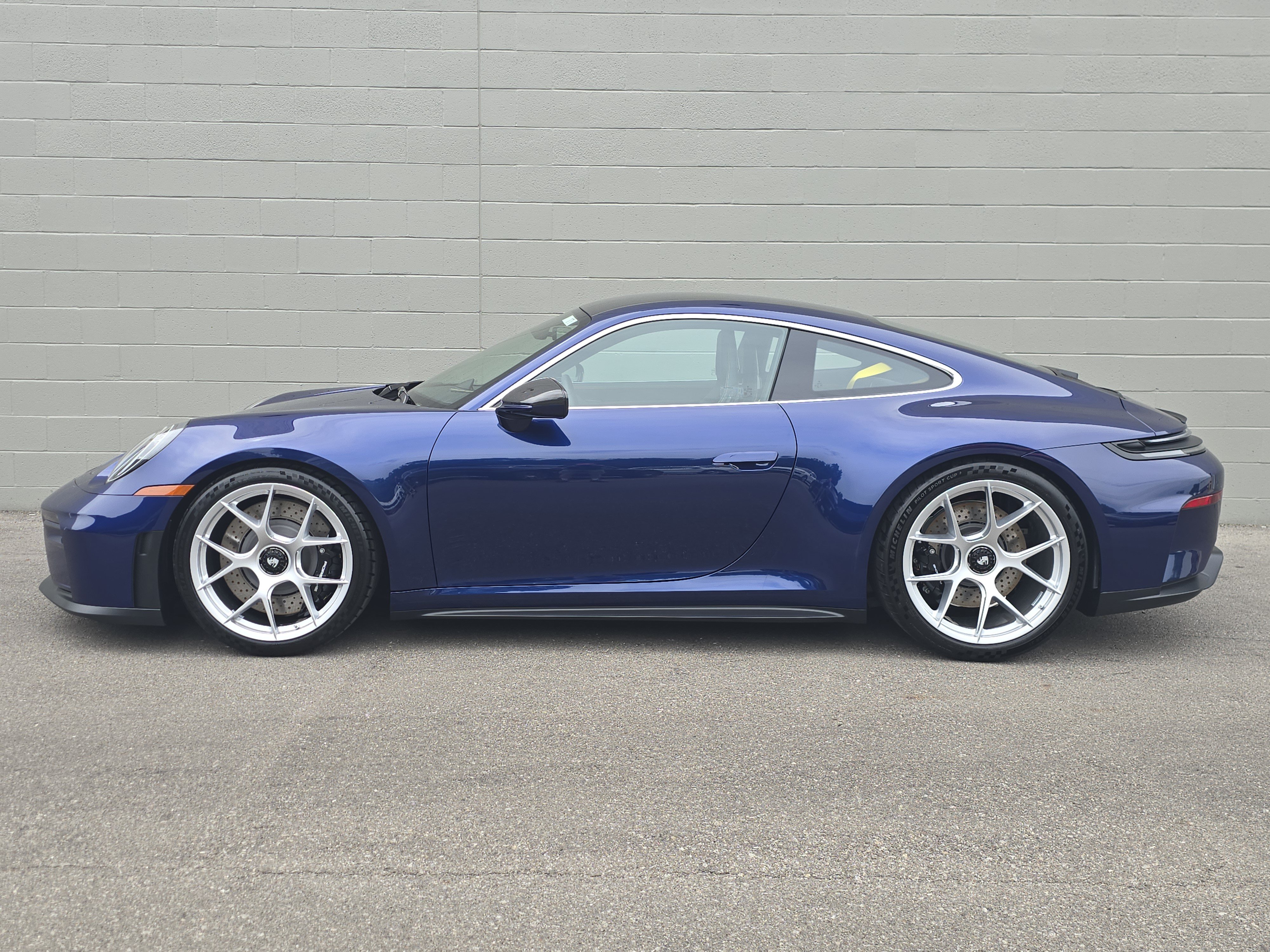 New 2026 Porsche 911 GT3 RWD image 2