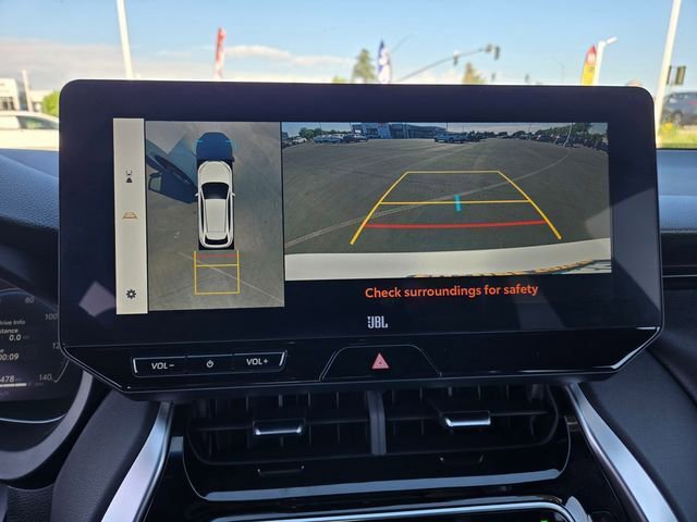 Used 2024 Toyota Venza Limited image 14