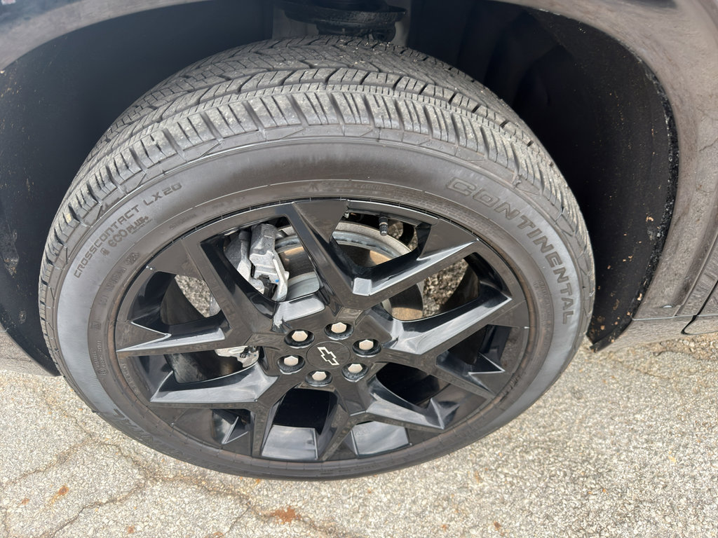 Used 2025 Chevrolet Traverse RS FWD image 18
