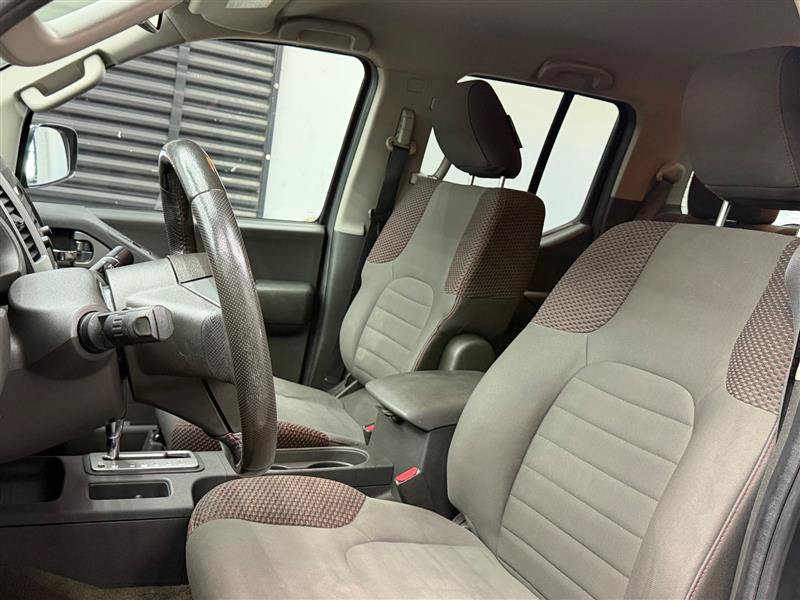 Used 2012 Nissan Frontier PRO-4X AWD/4WD image 8