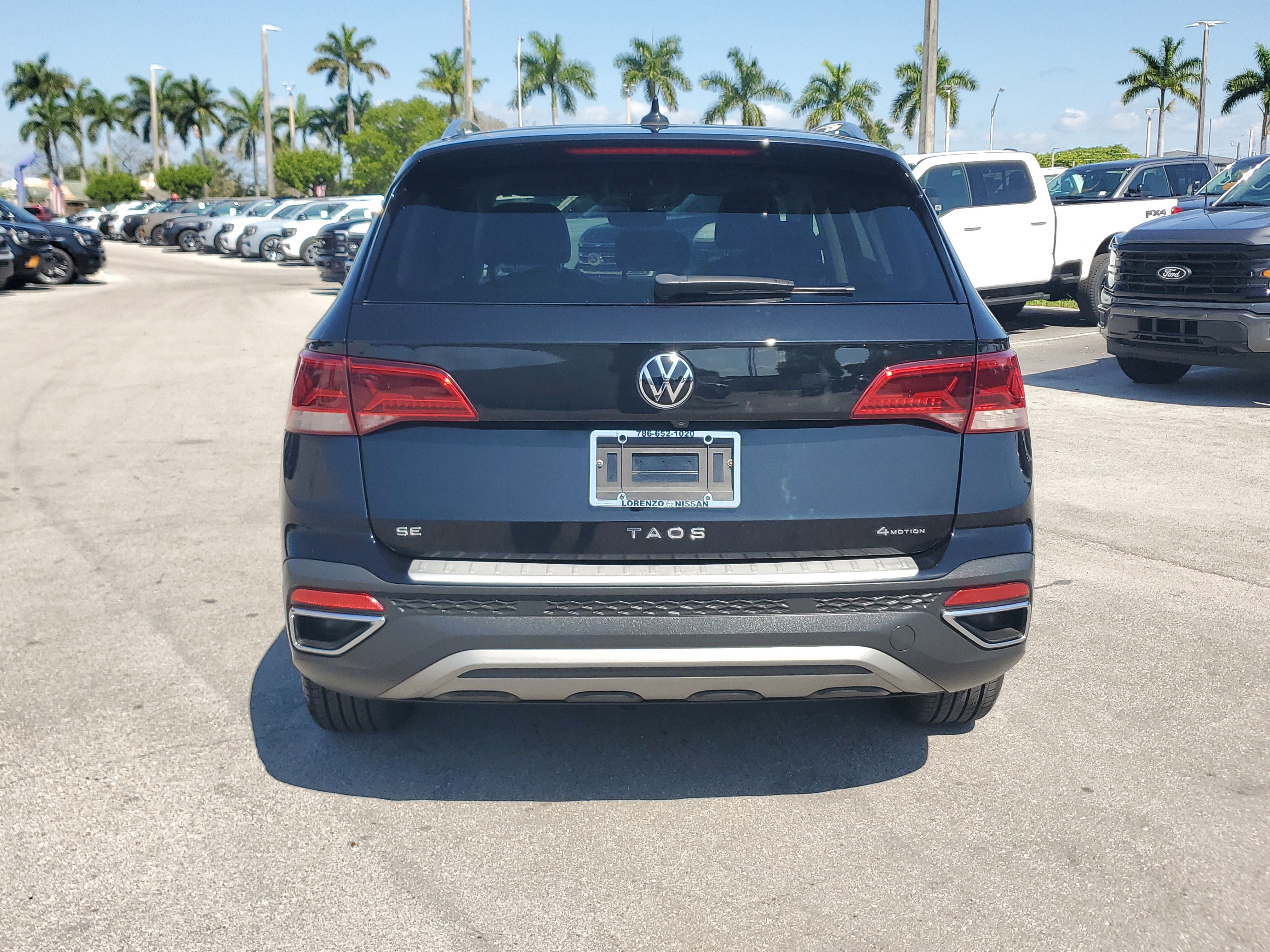Used 2022 Volkswagen Taos SE w/ IQ.Drive SE Package AWD/4WD image 6