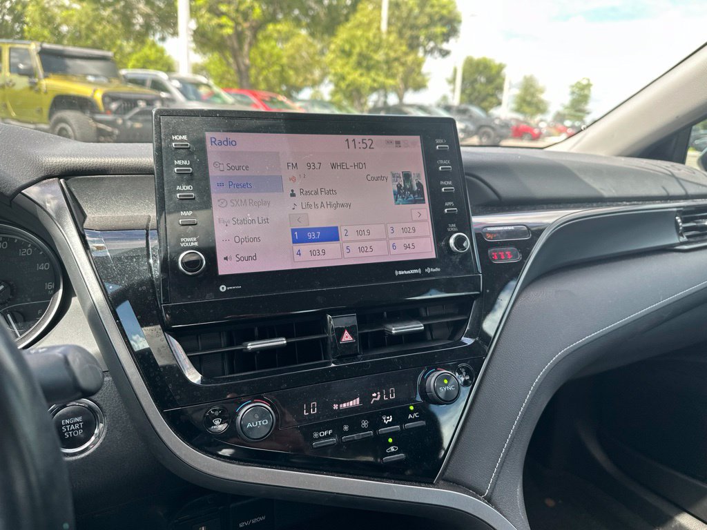 Used 2021 Toyota Camry SE w/ Audio Upgrade Package FWD image 14