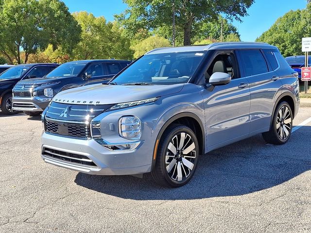 New 2025 Mitsubishi Outlander SEL image 2