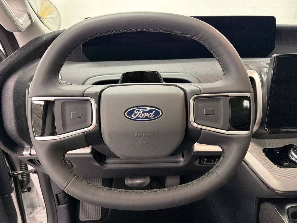 New 2026 Ford Expedition Active image 19