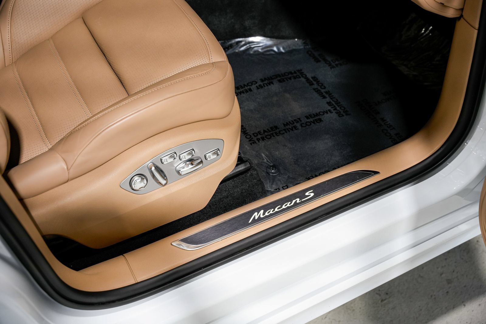 Used 2023 Porsche Macan S AWD/4WD image 24