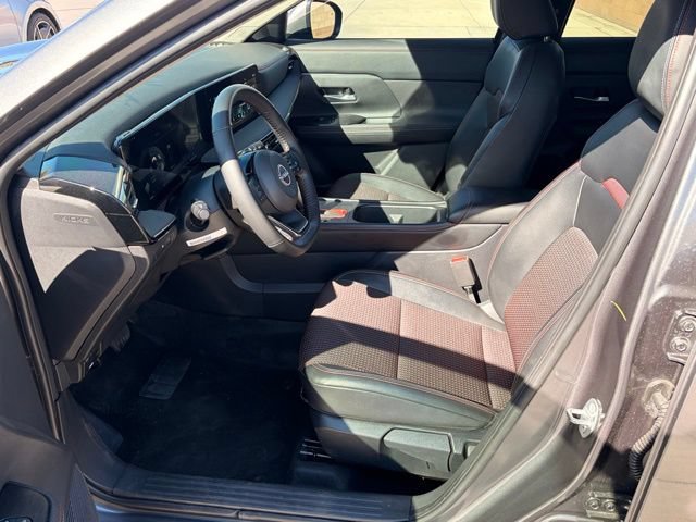 Used 2025 Nissan Kicks SR AWD/4WD image 10