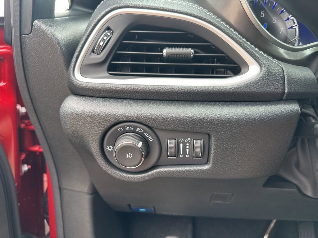 New 2026 Chrysler Pacifica Select FWD image 36