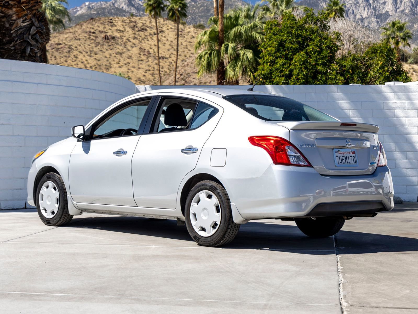 Used 2016 Nissan Versa SV FWD image 7